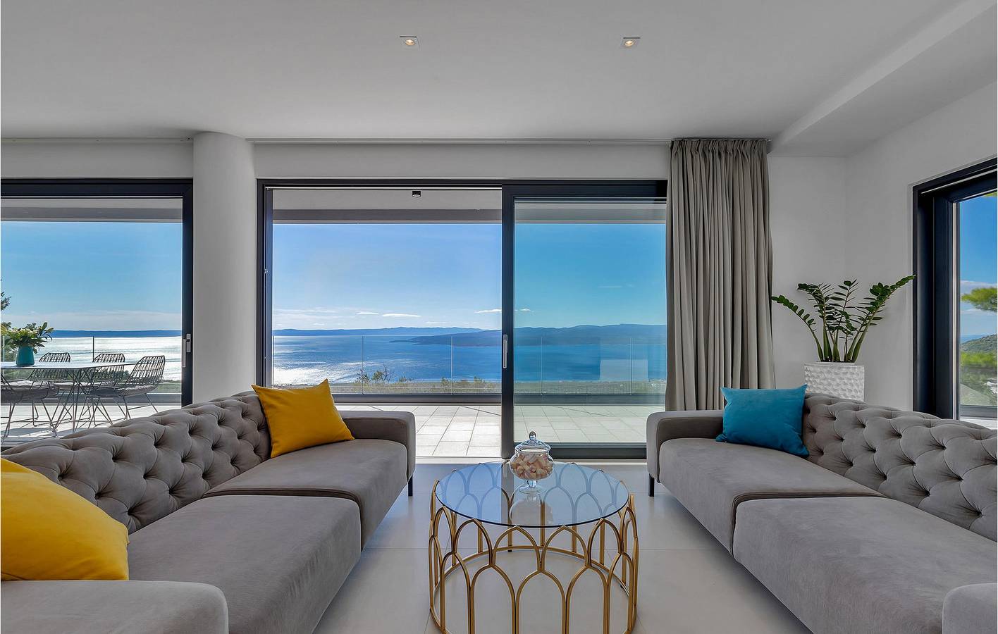 Gemütliche 1-Zimmer-Wohnung mit Pool, Terrasse und WLAN in Baska Voda, Makarska Riviera