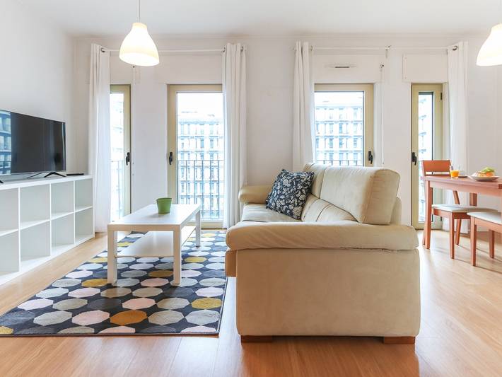 Ganze Wohnung, Charmantes Loft mit Garage nahe Zentrum und Universität in Lissabon, Costa de Lisboa