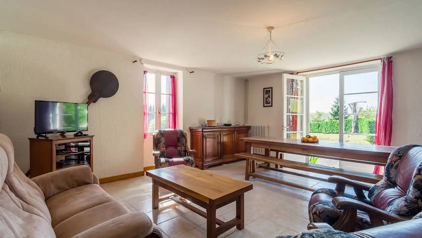 Location de vacances pour 5 personnes, avec terrasse et piscine à Loubejac - 2
