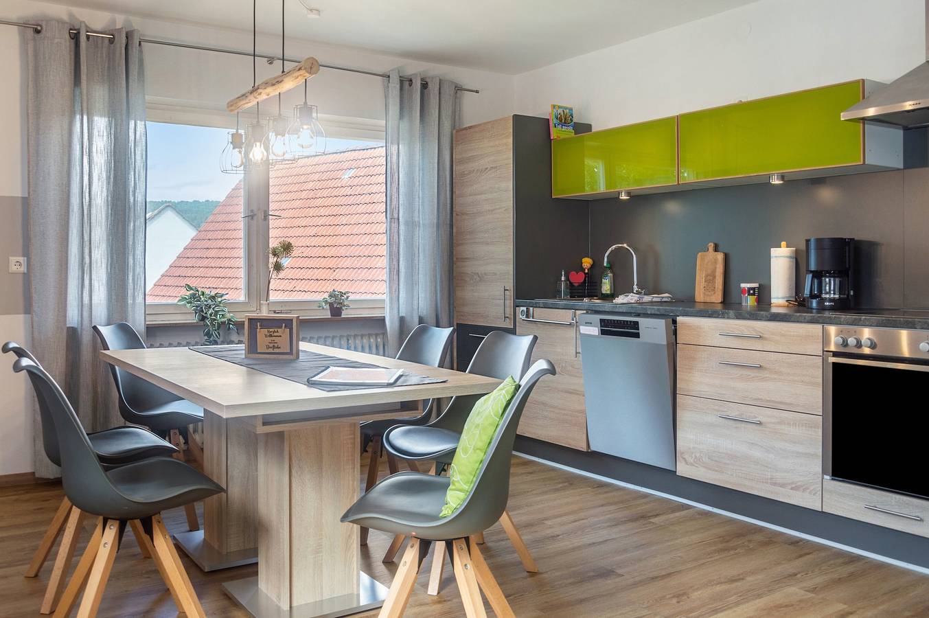 Ganze Wohnung, Apartment „Dorfliebe“ mit privater Terrasse und eigenem Garten in Gerolfingen, Romantische Straße