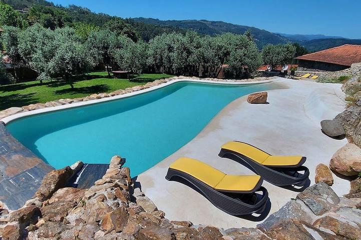 Gîte pour 10 personnes, avec balcon et jardin