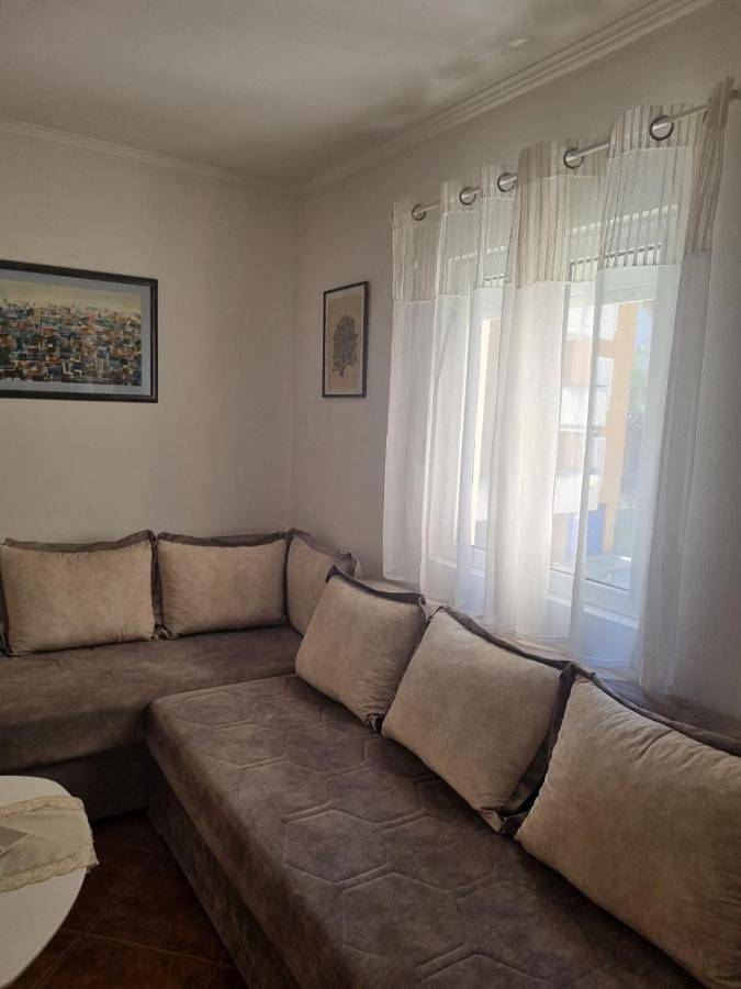Ferienwohnung für 4 Personen, mit Terrasse in Budva