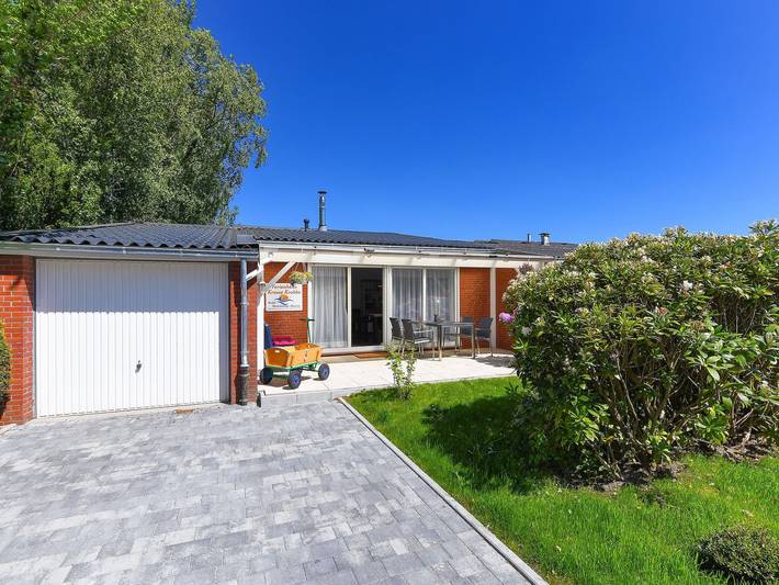 Ferienhaus für 4 Personen, mit Terrasse und Garten, kinderfreundlich in Bensersiel
