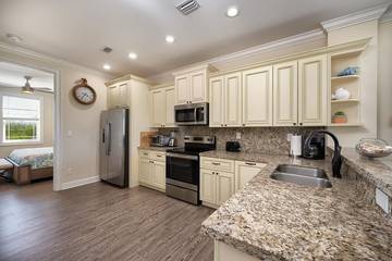 Villa for 10 Guests in Marathon, Monroe County, Picture 4