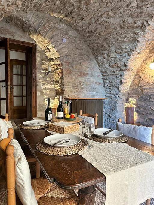 Location de vacances pour 6 personnes, avec Terrasse et Vue à Faugères