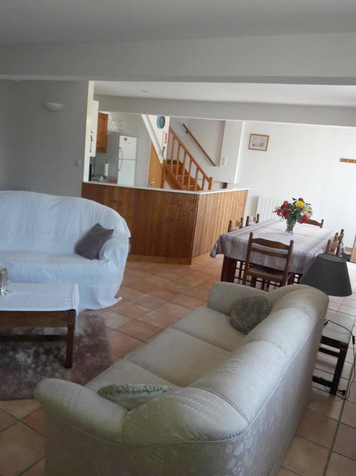 Location de vacances pour 5 personnes, avec piscine ainsi que jardin et vue, animaux acceptés à Paillé - 2