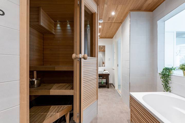 Ganze Wohnung, 1Br Penthouse | Sauna & Private Rooftop Terrace in Pirkanmaa