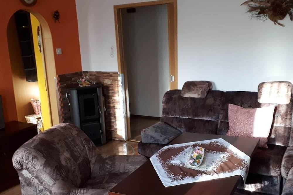 Ganze Wohnung, Ferienwohnung Zur Modell-Auto-Galerie Greiz - Fewo, Dusche, Wc, 1 Schlafraum, 1 in Greiz, Region Greiz