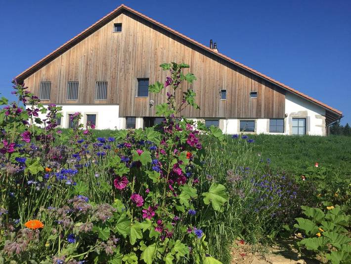 Gîte pour 4 personnes, avec Terrasse ainsi que Jardin et Vue dans La Brévine