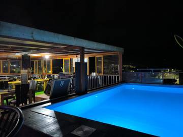 Hôtel pour 3 personnes, avec piscine ainsi que terrasse et vue dans Tarrafal