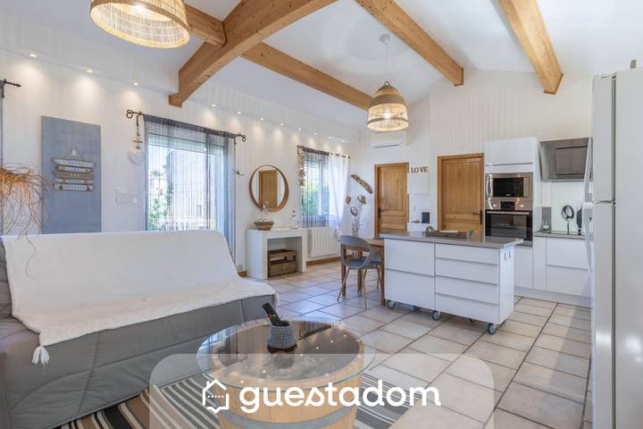 Location de vacances pour 2 personnes, avec Terrasse et Jardin à Poussan