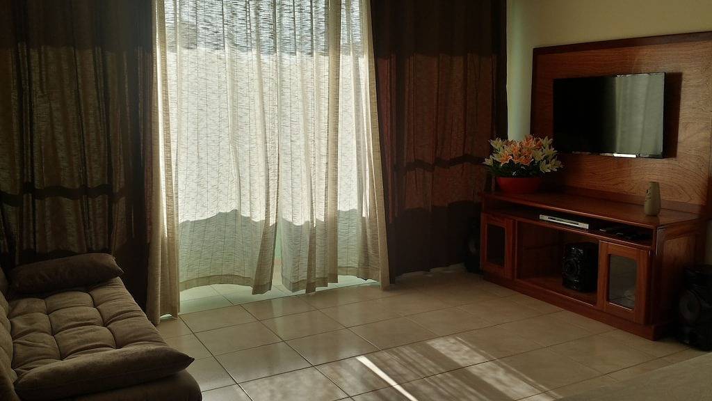 Ganze Wohnung, Nur 150 m vom schönen Strand, Arraial do Cabo, 2 Qtos w / Klimaanlage in Praia do Forno, Rio de Janeiro (Bundesstaat)