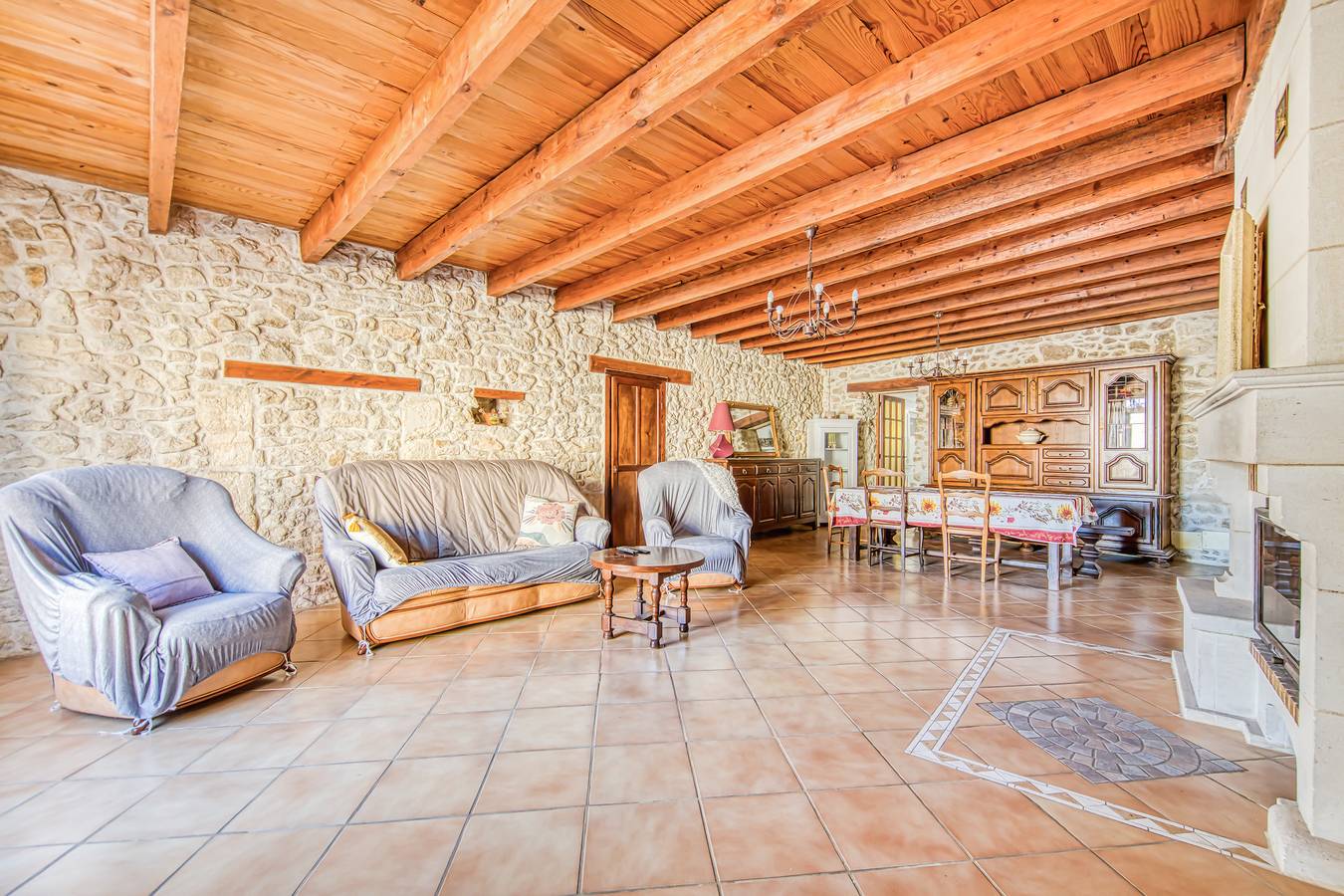 Villa 'St Genès' con jardín privado y Wi-Fi in Saint-Genès-de-Blaye, Región de Blaye