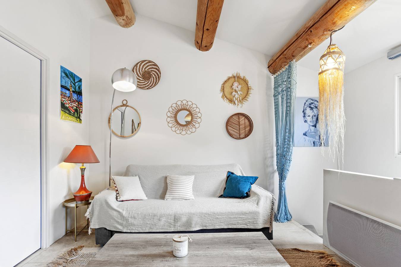 Appartement entier, Appartement Domi avec piscine partagée, terrasse privée et Wi-Fi in Grimaud, Région de Draguignan
