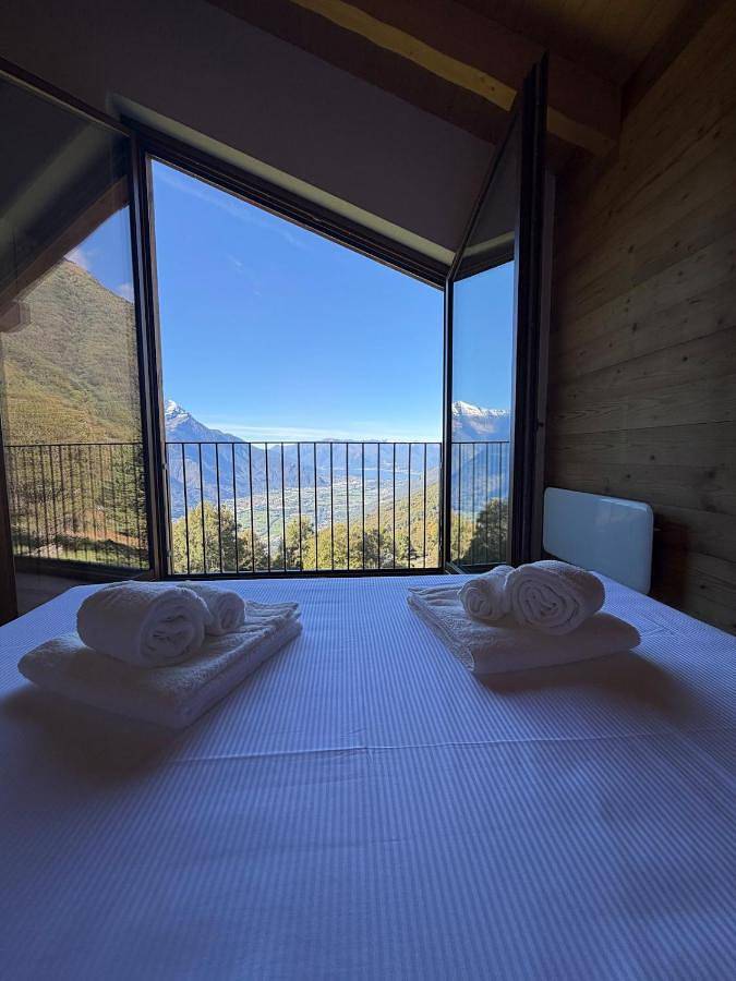 Gîte pour 8 personnes, avec jardin ainsi que vue et vue sur le lac à Mello - 2