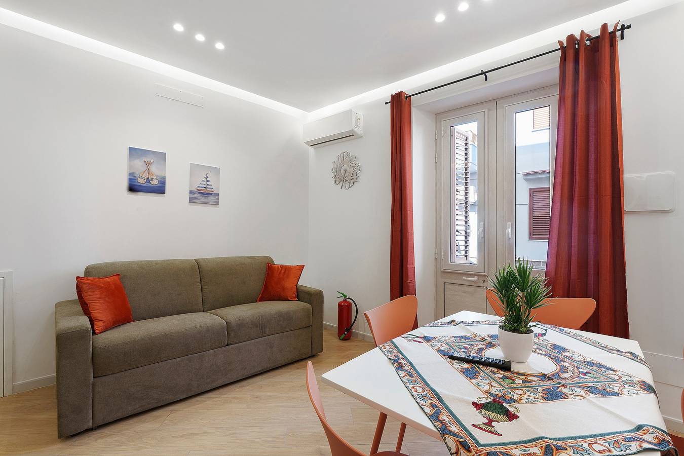 Appartement entier, Appartement « Fuoco » avec vue sur la mer, Wi-Fi et climatisation in Balestrate, Province de Palerme
