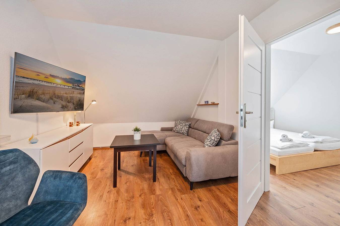 Appartement entier, Gemütliche Ferienwohnung in Ahlbeck mit Garten – 800 m vom Strand entfernt
Kurzbeschreibung in Drei Kaiserbäder, Ahlbeck