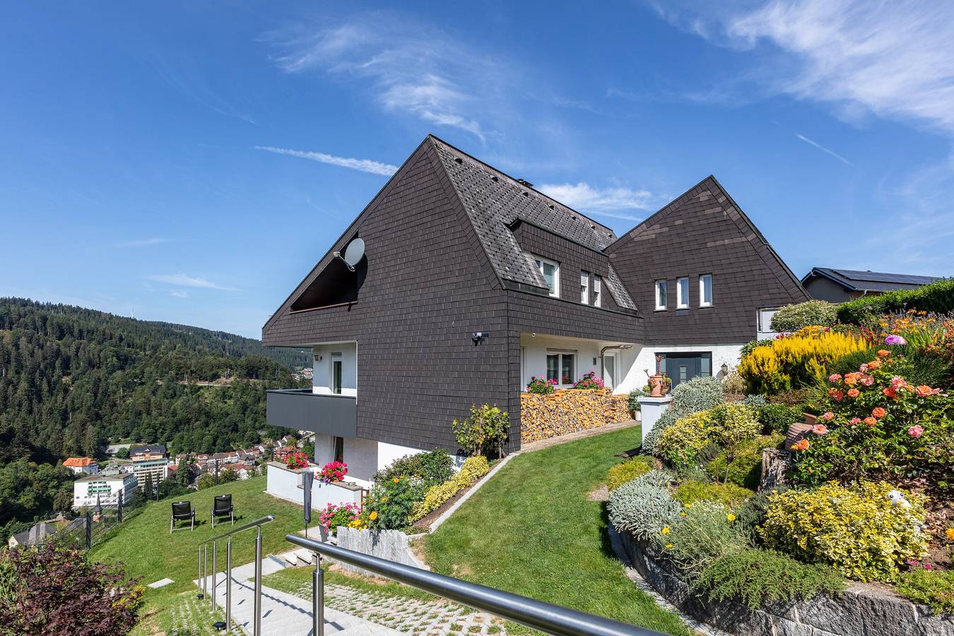 Ganze Wohnung, Ferienwohnung Triberg-Blick mit Bergblick, Terrasse und Wi-Fi in Triberg, Südschwarzwald