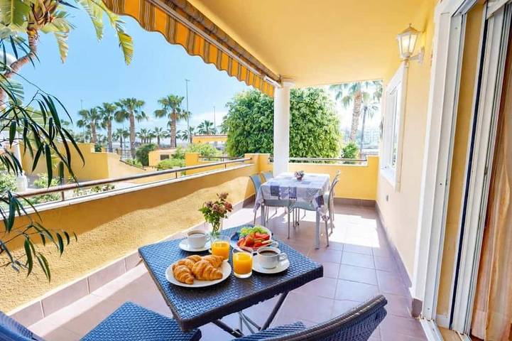 Chambre d’hôte pour 4 personnes, avec Terrasse ainsi que Jardin et Piscine