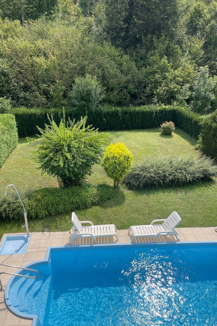 Location de vacances pour 5 personnes, avec terrasse ainsi que jardin et piscine à Klagenfurt am Wörthersee - 2