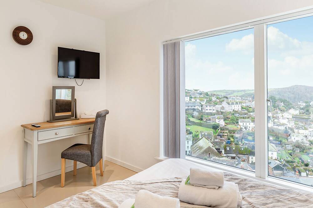 5 bedroom accommodation in Polruan, near Fowey in Polperro, Polruan