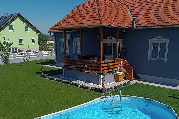 Ferienhaus für 4 Personen, mit Pool und Garten sowie Balkon in Niederösterreich