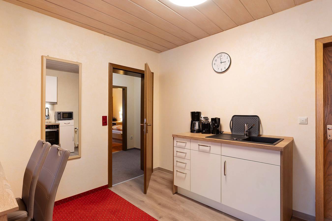 Ganze Wohnung, Haus Erika - Ferienwohnung 2 mit Wlan, Balkon und Gemeinschaftsgarten nahe Skywalk in Stryck, Willingen