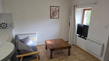 Gîte pour 2 personnes, avec terrasse à Jarrie