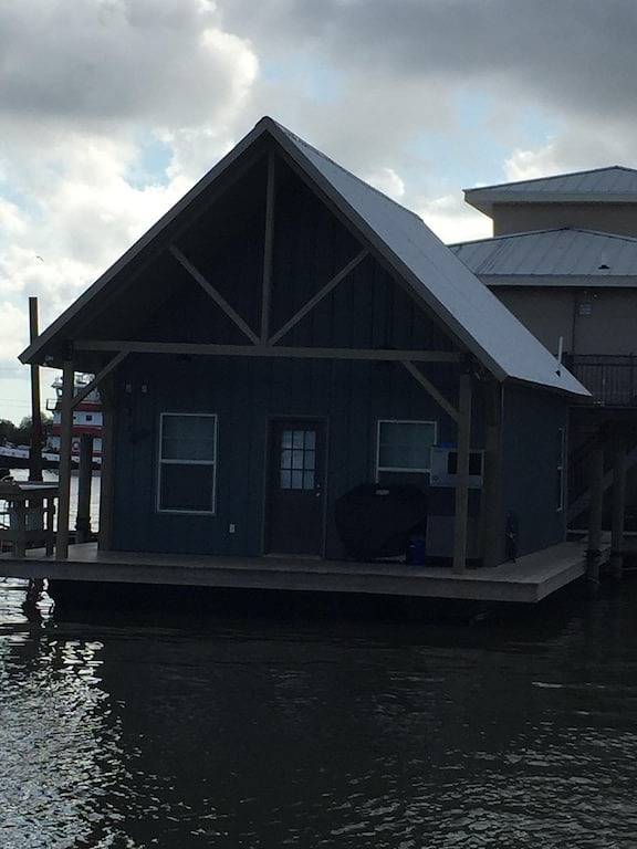 House boat for 14 people, with terrace in Louisiana