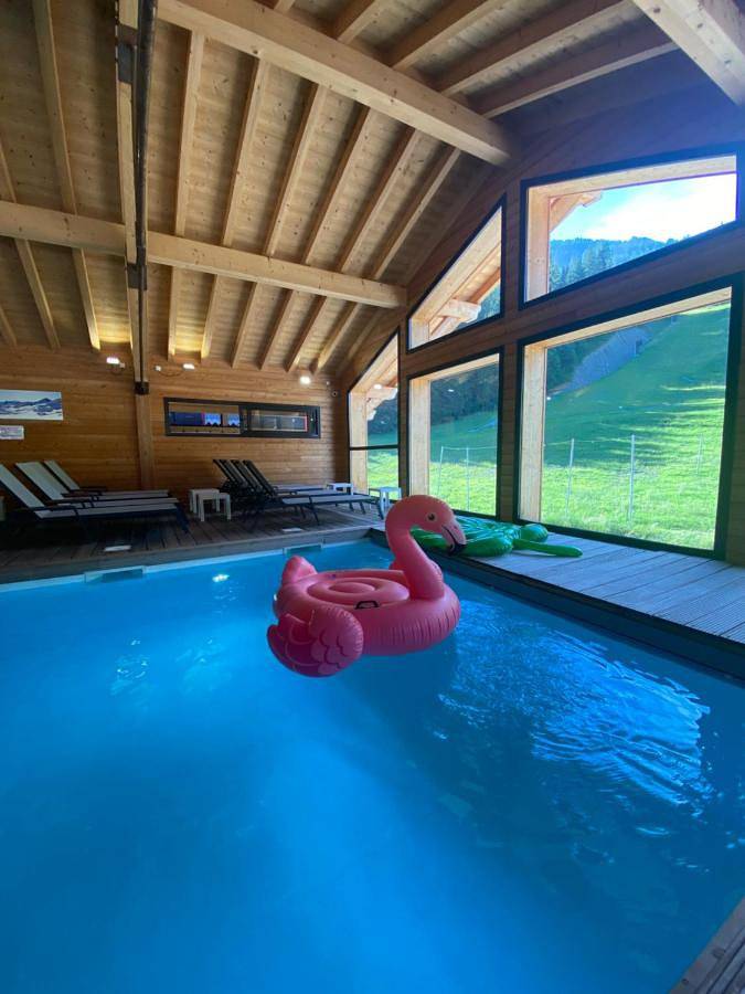 Hôtel pour 2 personnes, avec Terrasse et Jacuzzi ainsi que Piscine et Sauna
