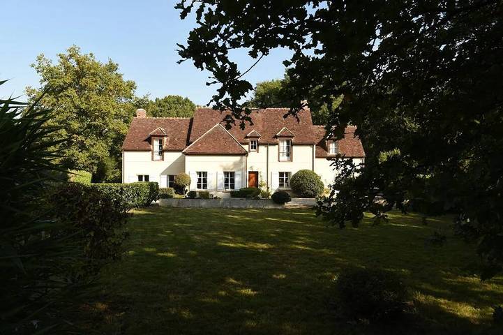 Location de vacances pour 15 personnes, avec jardin, animaux acceptés à Chailly-en-Brie