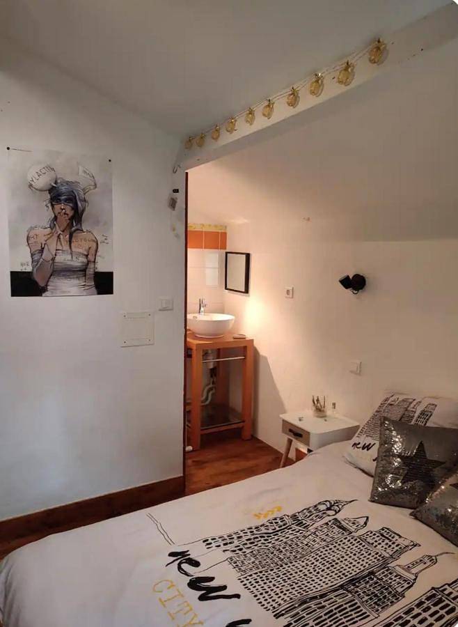Jolie chambre d'hôtes in Iteuil, Vienne (France)