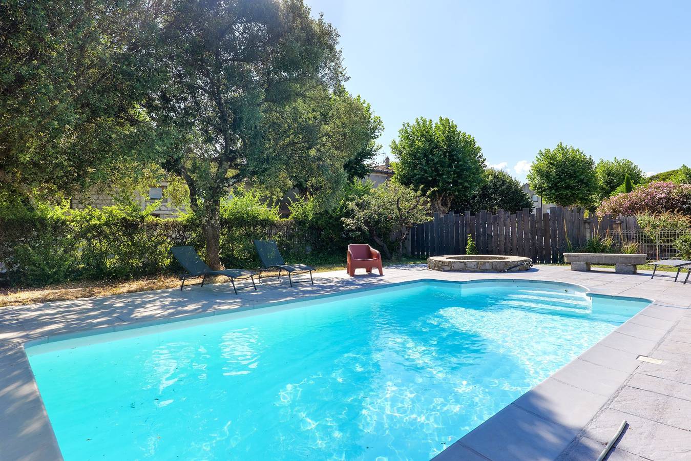 Maison d'hôte - 'Nature D'Art' avec piscine privée, terrasse privée et Wi-Fi in Ruoms, Ardèche
