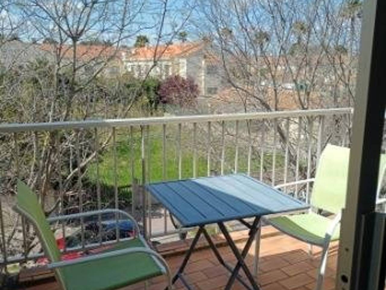 Entire apartment, Cozy 1Br Apartment with Terrace & Amenities - Balaruc-les-Bains, Near Thermal Bath in Balaruc-les-Bains, Côte d'Améthyste