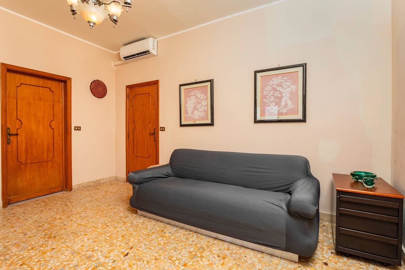 Ganze Wohnung, Apartment 'Le Logge House - Bronte' mit Bergblick in Bronte, Ätna