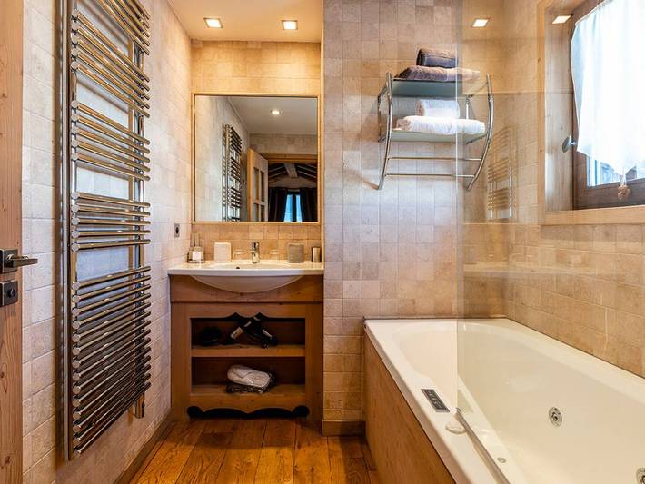Entire apartment, Cozy 2Br Apartment in Courchevel 1850 – Center, Close to Slopes, WiFi, Hammam, Ski Locker in Courchevel 1850, Saint-Bon-Tarentaise