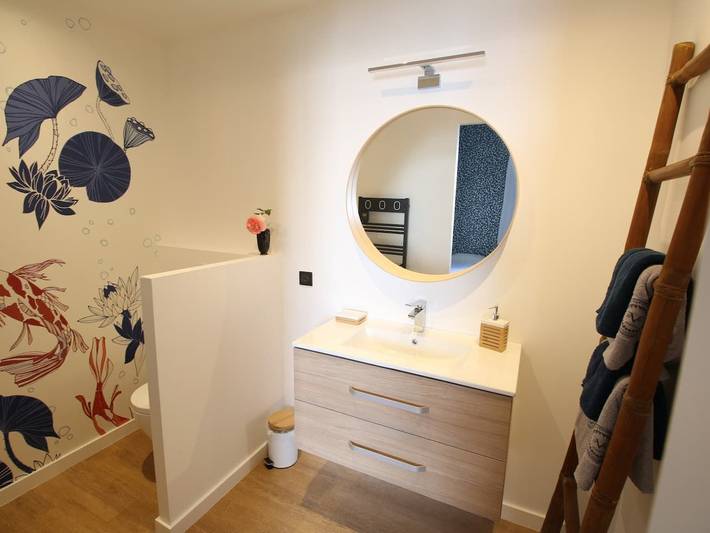 Habitación "Madeleine" con 2 camas individuales y mesa de invitados in La Ferté-Saint-Aubin, Sologne