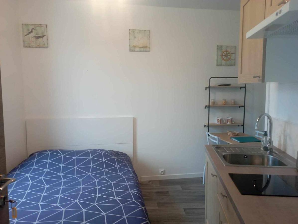 Appartement entier, Le Kenav - Studio A 300 M Du Port in Locmiquélic, Côte des Mégalithes