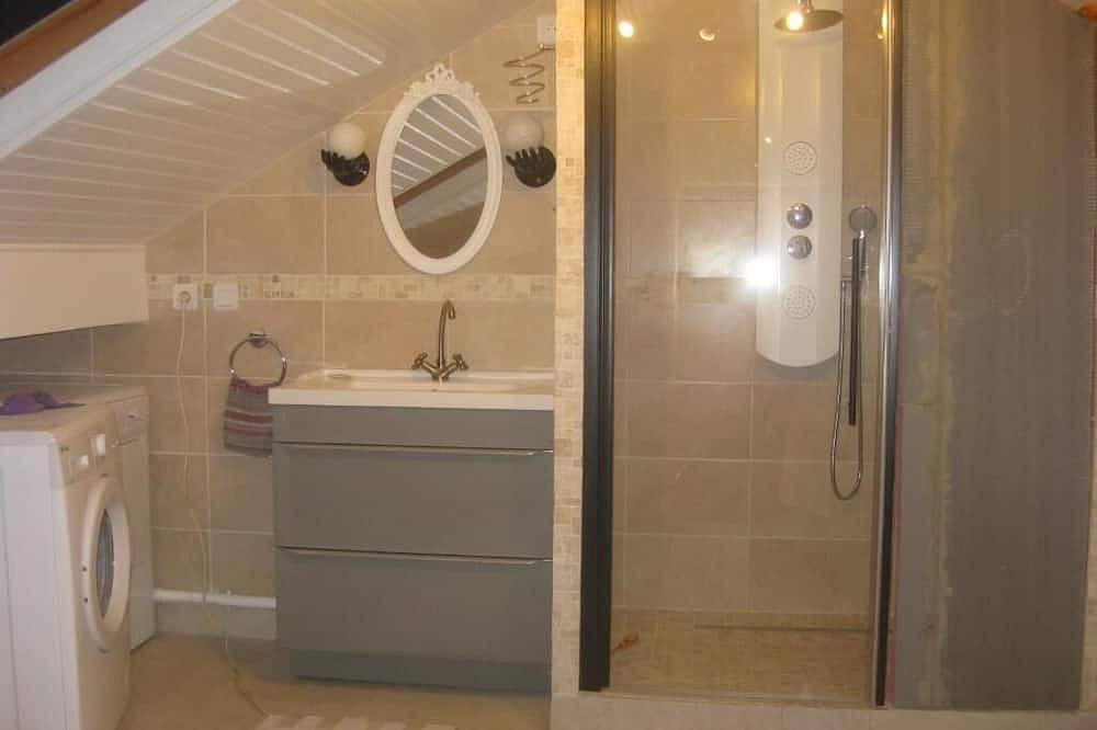 Apartamento entero, Jolie petit studio 1er étage mansarder in Boucau, Region de Bayona