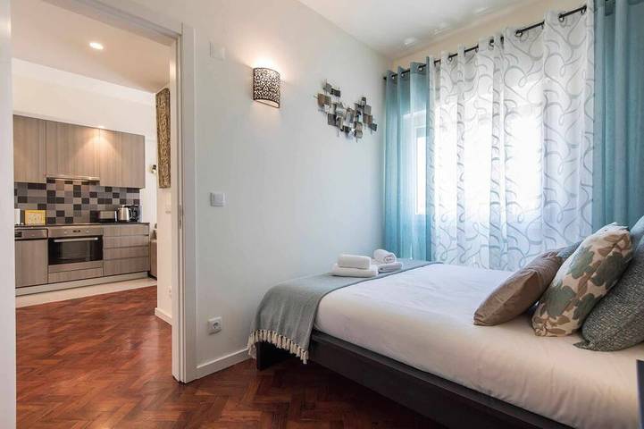 Ganze Wohnung, Lovely Flat. Perfect for 2. Completely restored. Great location. in Lissabon, Costa de Lisboa