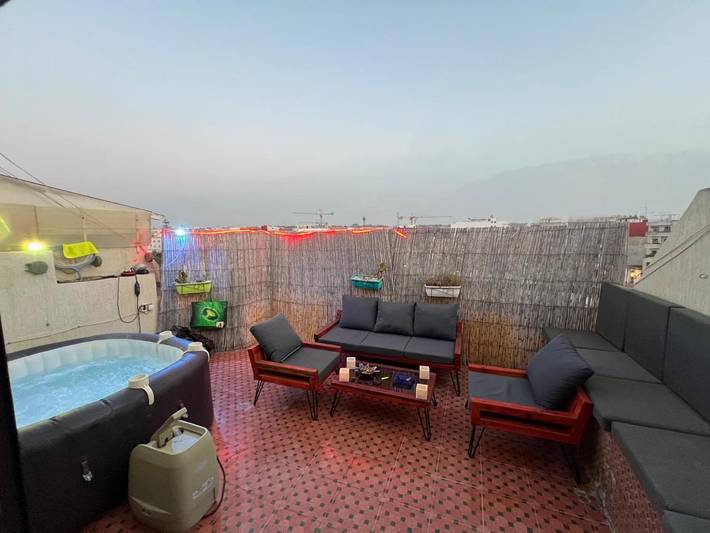 Appartement de vacances pour 2 personnes, avec terrasse et sauna ainsi que piscine et vue, animaux acceptés à Rabat