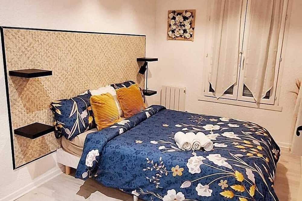Entire apartment, Attractive, renovated 2-room apartment by the lake in Saint-Jean-d'Angély, Saint-Jean-d'Angély region