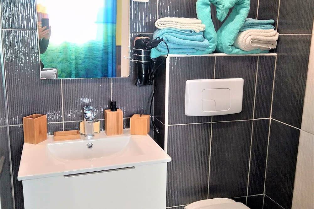 Entire apartment, \"A Custom Nest by the sea! \" in Lucciana, Bastia region