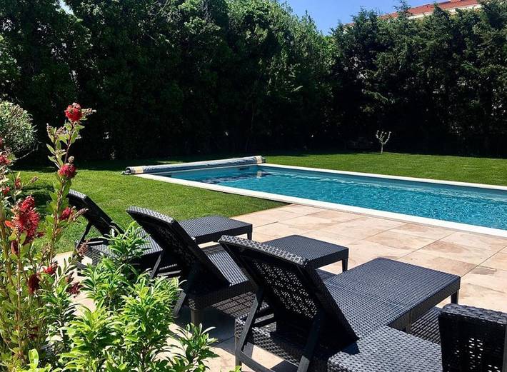 Gîte pour 18 personnes, avec piscine ainsi que terrasse et jardin, animaux acceptés à Cavaillon - 3