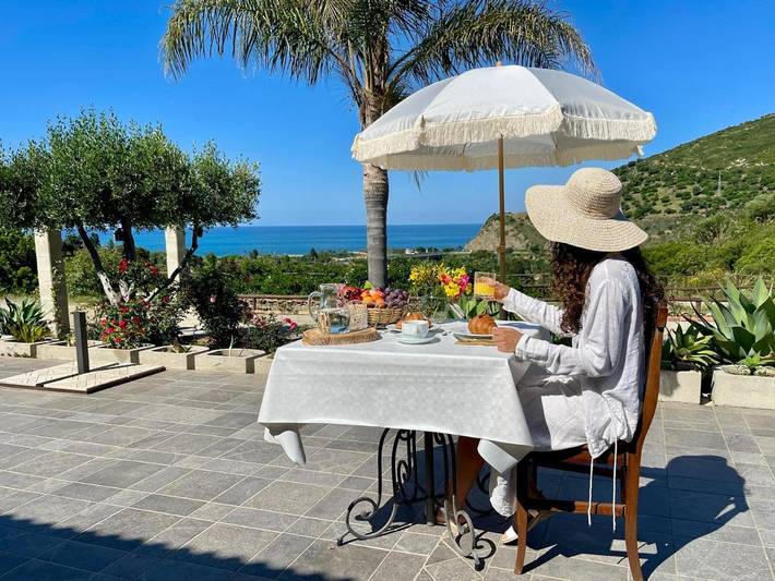Casa vacanza per 4 persone, con Balcone e Terrazza nonché Giardino e Piscina a Tusa