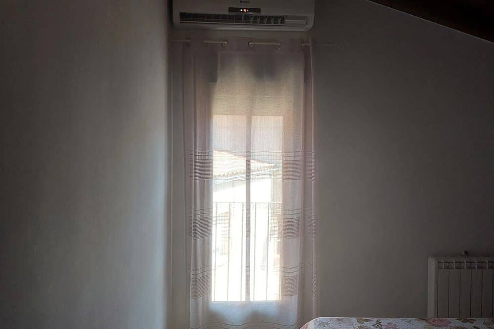 🏡 Charming cottage with fireplace & patio – natural pool just 500m away! 🐶🐱💗 in Pinofranqueado, Cáceres Region