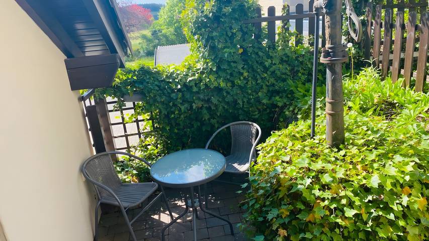Apartamento entero, Apartamento 'Maarträumchen en Gillenfeld' con balcón y Wi-Fi in Gillenfeld, Eifel Volcánica