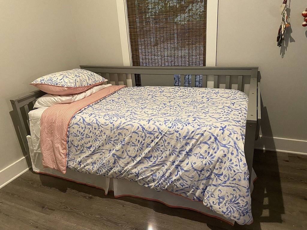 Lake Martin Cottage, Sunset Views, Private Dock, Waterfront, Blue Creek Sleeps 6 in Lake Martin