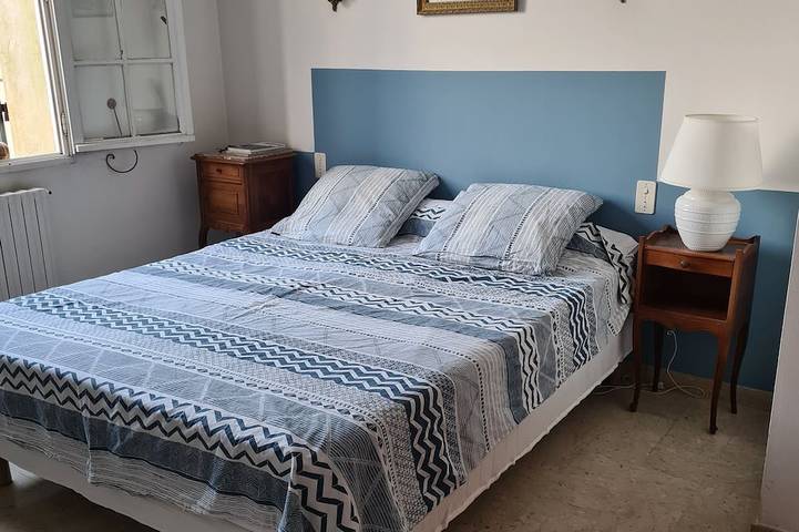 Air-conditioned villa with pool and fence in Aubignan, Vaucluse