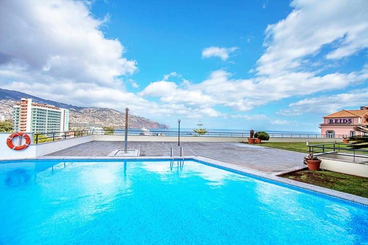 Apartahotel para 4 personas, con Balcón y Terraza además de Jardín y Piscina en Isla de Madeira